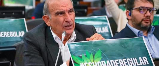 Humberto de la Calle renuncia al Senado de la República