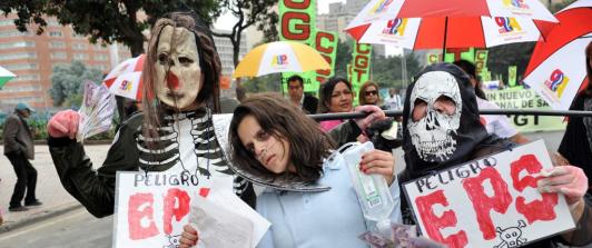 Se evidenció que recursos se dirigieron a la cancelación de deudas de hace más de una década e incluso el financiamiento de clases de yoga. / AFP.