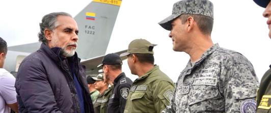 Ministerio del Interior viaja al Cauca para la liberación de 28 policías detenidos. / Foto: X MinInterior.