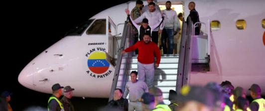 Corte Suprema de EE. UU. suspende deportaciones de venezolanos bajo ley del siglo XVIII