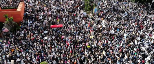 Organizadores de las protestas afirmaron que se habían suscrito 600 mil personas, pero que la asistencia fue mayor. / AFP.