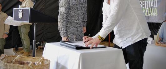 Con este decreto, el Gobierno da un paso decidido hacia un modelo de justicia transformadora que rompe con la lógica del castigo perpetuo y se orienta a reconstruir vidas. / Foto: Presidencia de la República.