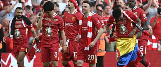 Con Luis Díaz como titular, el Liverpool vence al Tottenham y se consagra campeón de la Premier League