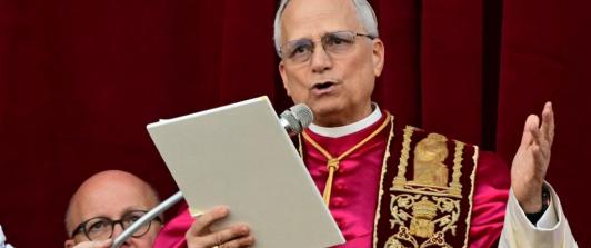 León XIV inicia su pontificado con una crítica al paradigma económico