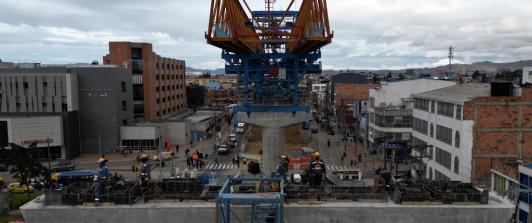 Obras del metro elevado en Bogotá.