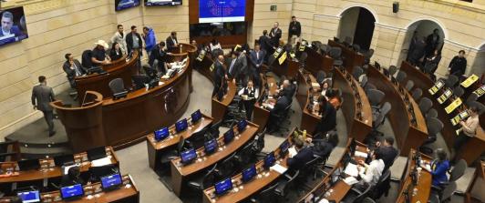 Senado hunde Consulta Popular del Gobierno pero revive reforma laboral a través de apelación
