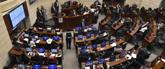 Senado debatiendo la reforma laboral