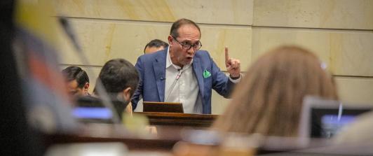 Según analistas y congresistas del bloque de gobierno, no hay margen suficiente para reiniciar todo el trámite de la reforma. / Foto: Ministerio del Interior.