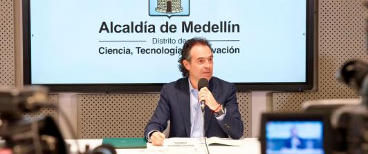 Denuncian formalmente al alcalde Federico Gutiérrez por presuntos vínculos con estructuras criminales