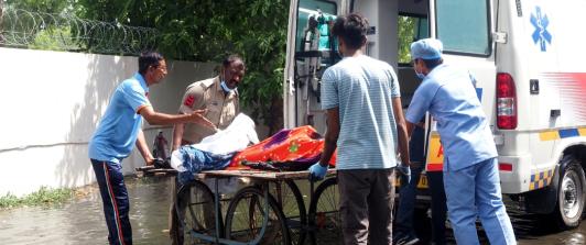 Sobreviviente de accidente aéreo en India. / Foto: AFP.