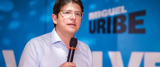 Miguel Uribe mejora, pero sigue en estado crítico