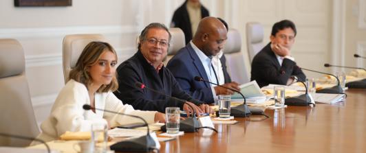 El presidente Petro y la excanciller, Laura Sarabia, durante consejo de ministros