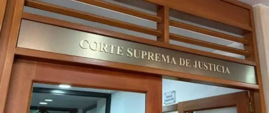 Corte Suprema defiende autonomía tras condena a Uribe