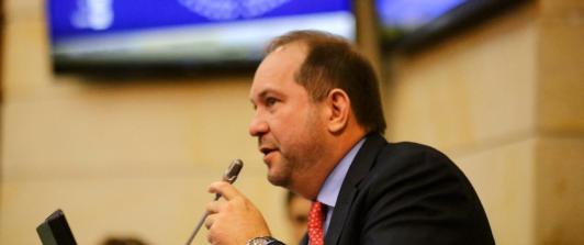 Lidio García asume la presidencia del Senado de la República