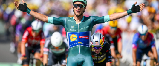 Jonathan Milan ganó la etapa 17 del Tour y conservó el maillot de los puntos