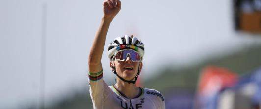 Tadej Pogačar se quedó con la etapa 12 y volvió a ser el líder del Tour de Francia
