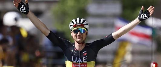 Tim Wellens se quedó con la etapa 15 del Tour y completó el trébol en las tres grandes