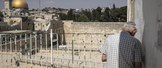 Grafiti contra la guerra en Gaza en el Muro de los Lamentos de JerusalénGrafiti contra la guerra en Gaza en el Muro de los Lamentos de JerusalénGrafiti contra la guerra en Gaza en el Muro de los Lamentos de Jerusalén