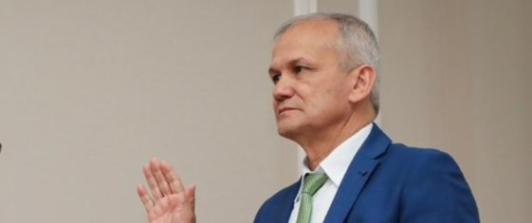 Carlos Ramón González.