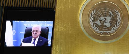 El presidente de la Autoridad Palestina, Mahmoud Abbas, habla por videoconferencia durante la Asamblea General de las Naciones Unidas (AGNU) en la sede de las Naciones Unidas. 