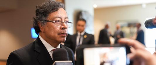 Presidente explica la propuesta de un "Ejército de la Salvación del Mundo"