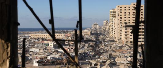 Esta imagen muestra edificios dañados en la ciudad de Gaza.