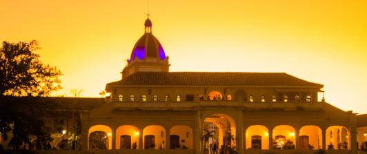 La Plaza de mercado de Mompox es uno de las principales atracciones en la ciudad además de ser parte del patrimonio arquitectónico.
