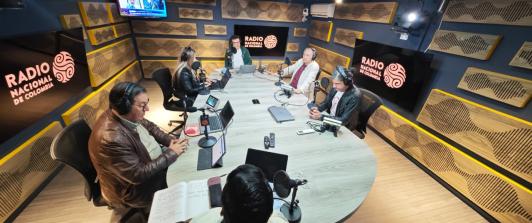 Mesa convergencia de RTVC Sistema de Medios Públicos.