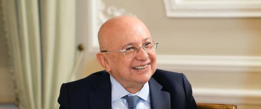 Ministro Eduardo Montealegre.