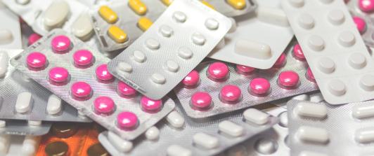 El primer mandatario aseguró que el Estado ya giró los recursos del sistema de salud y señaló a las EPS de retener pagos y elevar costos de medicamentos. 