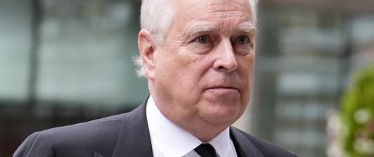 Británicos celebran el fin del "príncipe Andrés", marcado por el escándalo Epstein