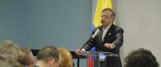 Petro denuncia intento de censura tras requerimiento de la CRC