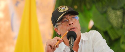 Presidente denuncia censura tras negativa de la CRC a alocución presidencial