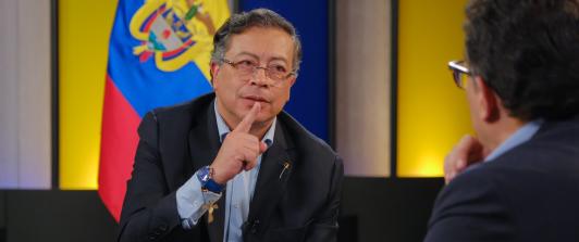 Presidente cuestiona la legalidad de la decisión de la CRC 