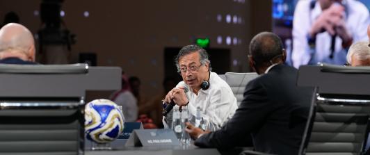 Presidente Petro participa en foro de inversión global en Arabia Saudita y aboga por transición energética