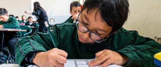 Proyecto de ley que prohíbe inicio de clases antes de las 7:00 a.m. avanza en el Senado