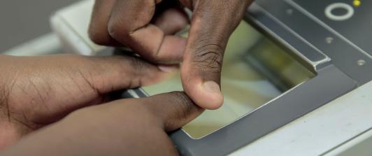 Ordenan cierre de operaciones de empresas de datos biométricos por uso indebido de datos personales