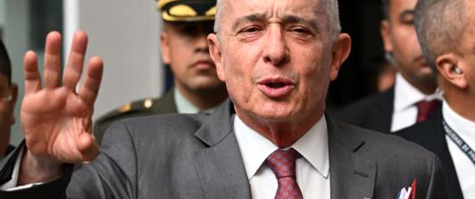 Compulsan copias a Uribe Vélez. / Foto: AFP.