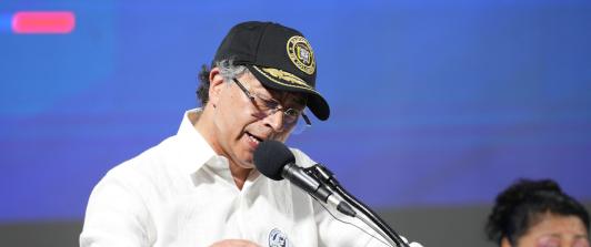 El primer mandatario rechazó el resultado de la COP 30 y cuestionó la legitimidad del acuerdo por omitir los combustibles fósiles como causa principal del colapso climático. 