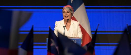"No dejen que el miedo congele sus corazones", Jeannette Jara tras pasar a segunda vuelta en las presidenciales de Chile
