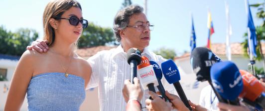 Presidente Petro junto a su hija Antonella.