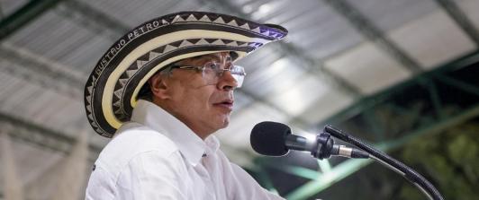 El primer mandatario afirma que el mayor esfuerzo debe centrarse en impedir la producción de fentanilo dentro de EE. UU., más allá de perseguir rutas de contrabando. 