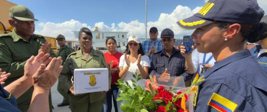 Kits de alimentos, y de aseo, juegos de sábanas y toldillos hacen parte de la ayuda entregada por Colombia para apoyar a familias afectadas en ambos países caribeños, afectadas por el huracán Melissa. 