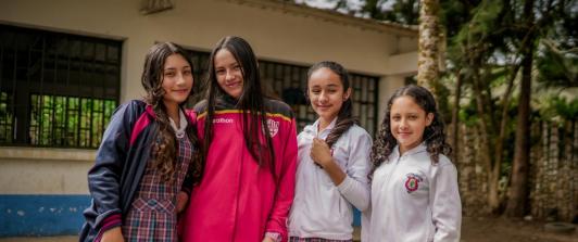 El jefe de la cartera de educación afirmó que hubo un aumento del 45 % en el presupuesto, 245 mil nuevos cupos en educación superior y cobertura del 92 % en primera infancia. 