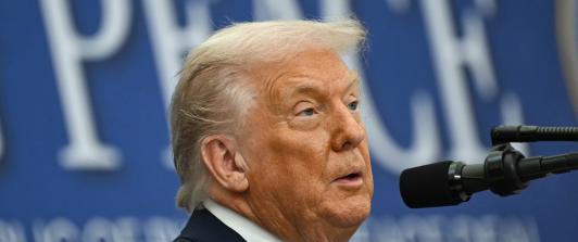 El presidente de Estados Unidos, Donald Trump, habla durante la ceremonia de firma de un acuerdo de paz con el presidente de Ruanda, Paul Kagame, y el presidente de la República Democrática del Congo, Félix Tshisekedi, en el Instituto Estadounidense de la Paz, en Washington D. C.