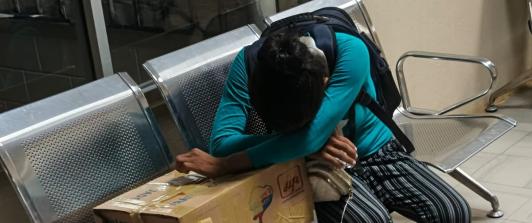 Madre achuar recibió el cuerpo de su bebé en una caja y expuso presunta crisis del sistema de salud en Ecuador 