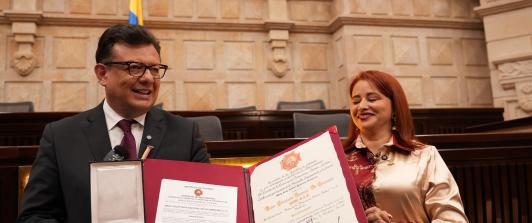 RTVC recibe condecoracion orden de la democracia Simon Bolivar.