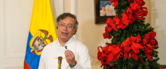 "Antes que las cifras de los muertos, las de los vivos": Petro a Uribe