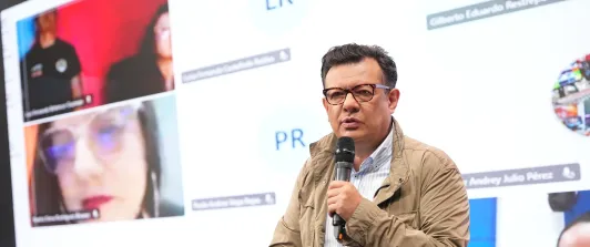 Hollman Morris visitó la Emisora de Paz de Chaparral.