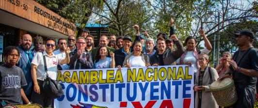 Movimientos sociales inscriben comité para impulsar una Constituyente.